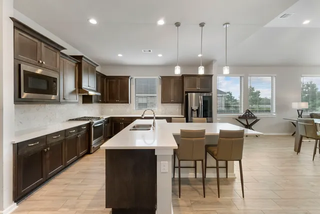 $485,000 | 10473 Eastern Bluestar Drive, Conroe, TX 77385