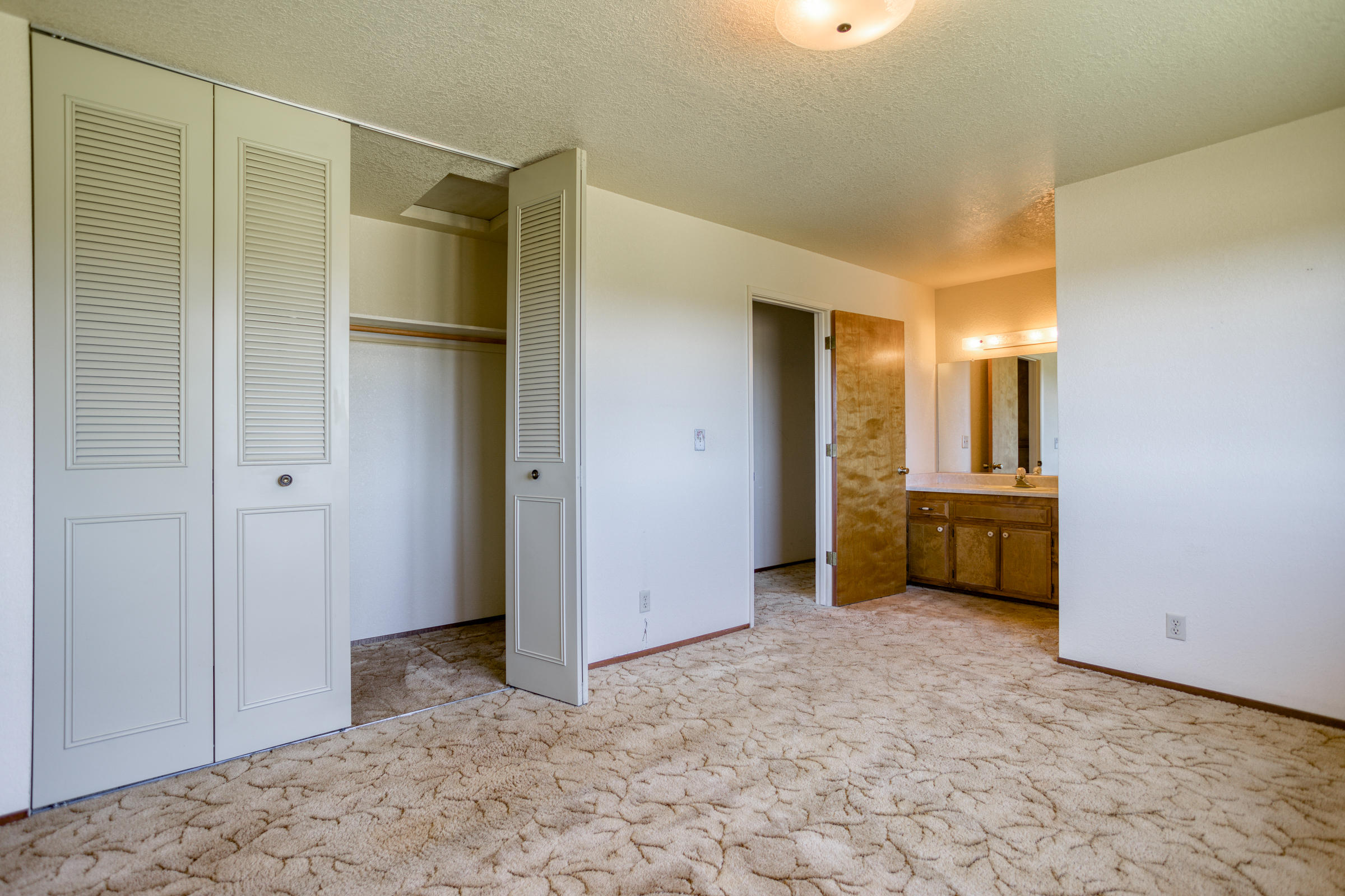 6768 Happy Valley Road Anderson, CA 96007 - Photo 18 of 20 master bedroom