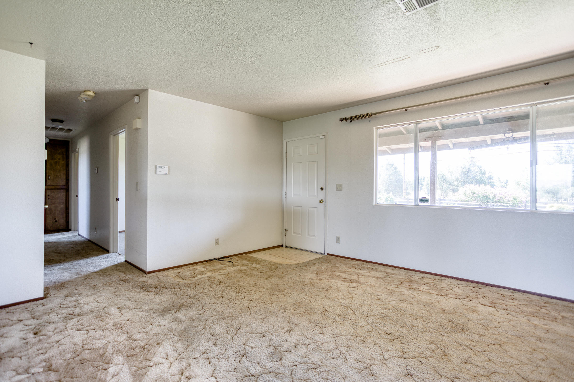 6768 Happy Valley Road Anderson, CA 96007 - Photo 8 of 20 spacious living room