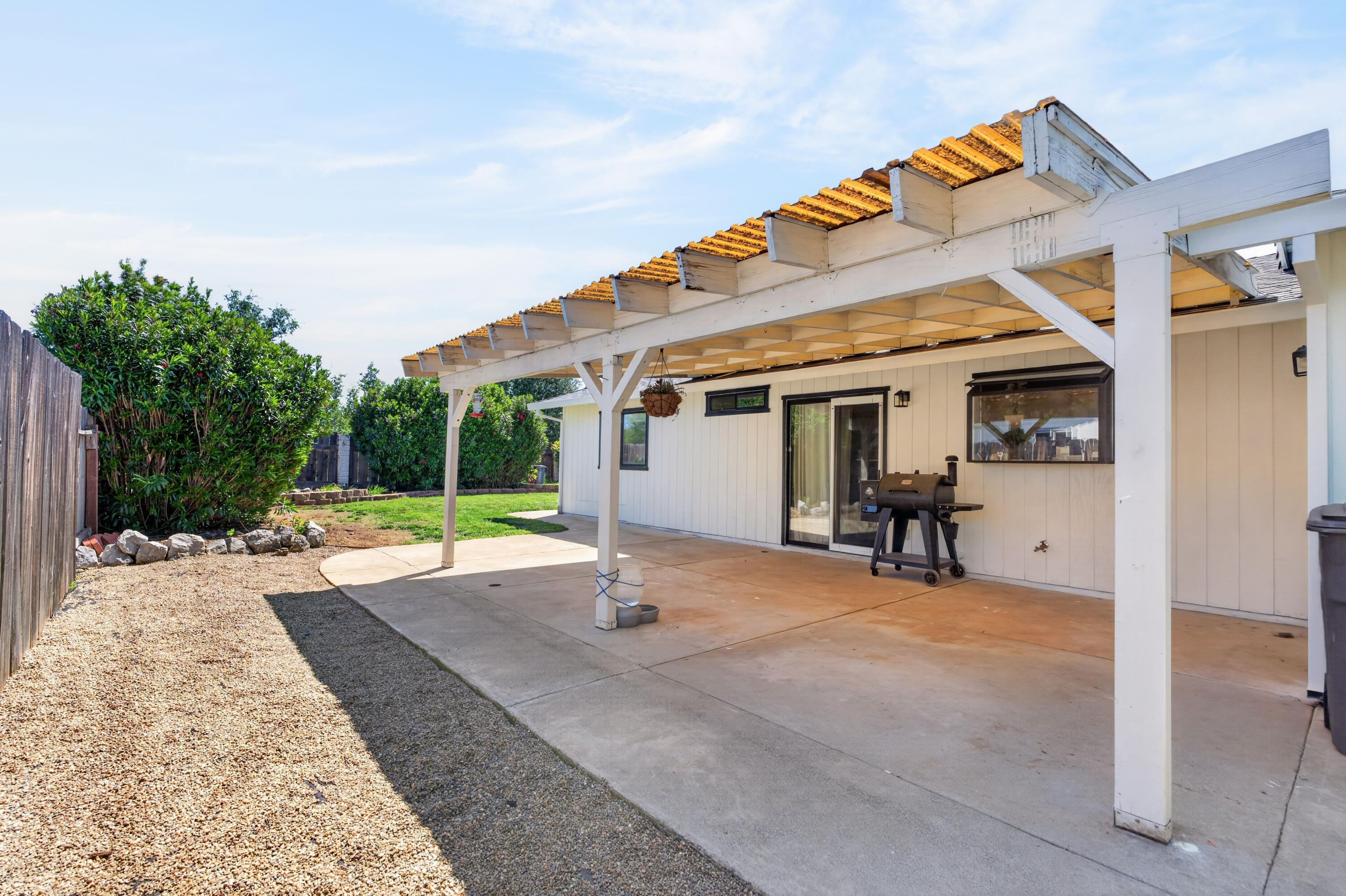 3733 Capricorn Way Redding, CA 96002 - Photo 18 of 22 c-8