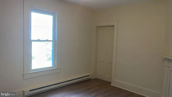 a view of empty room with window