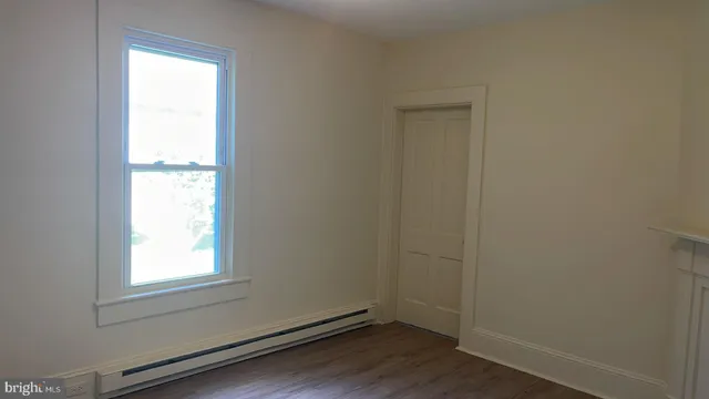 a view of empty room with window