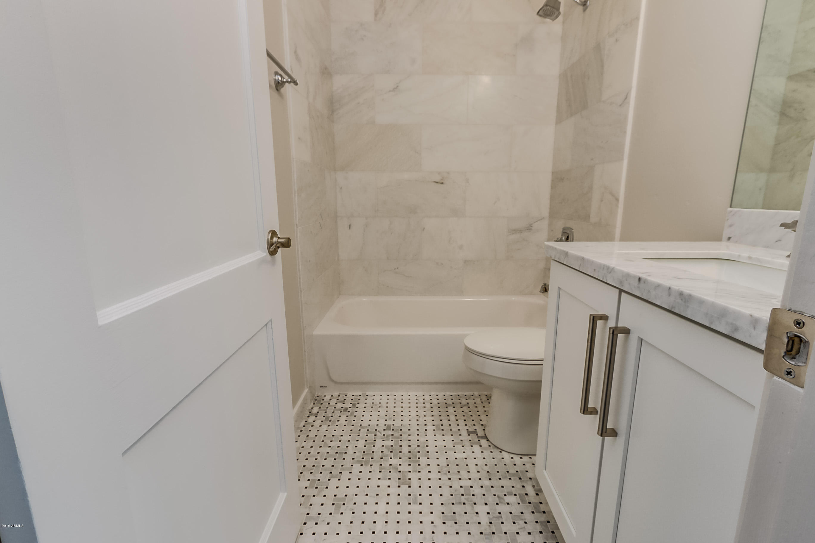 3535 East Piccadilly Road Phoenix, AZ 85018 - Photo 29 of 38 Piccadilly-004