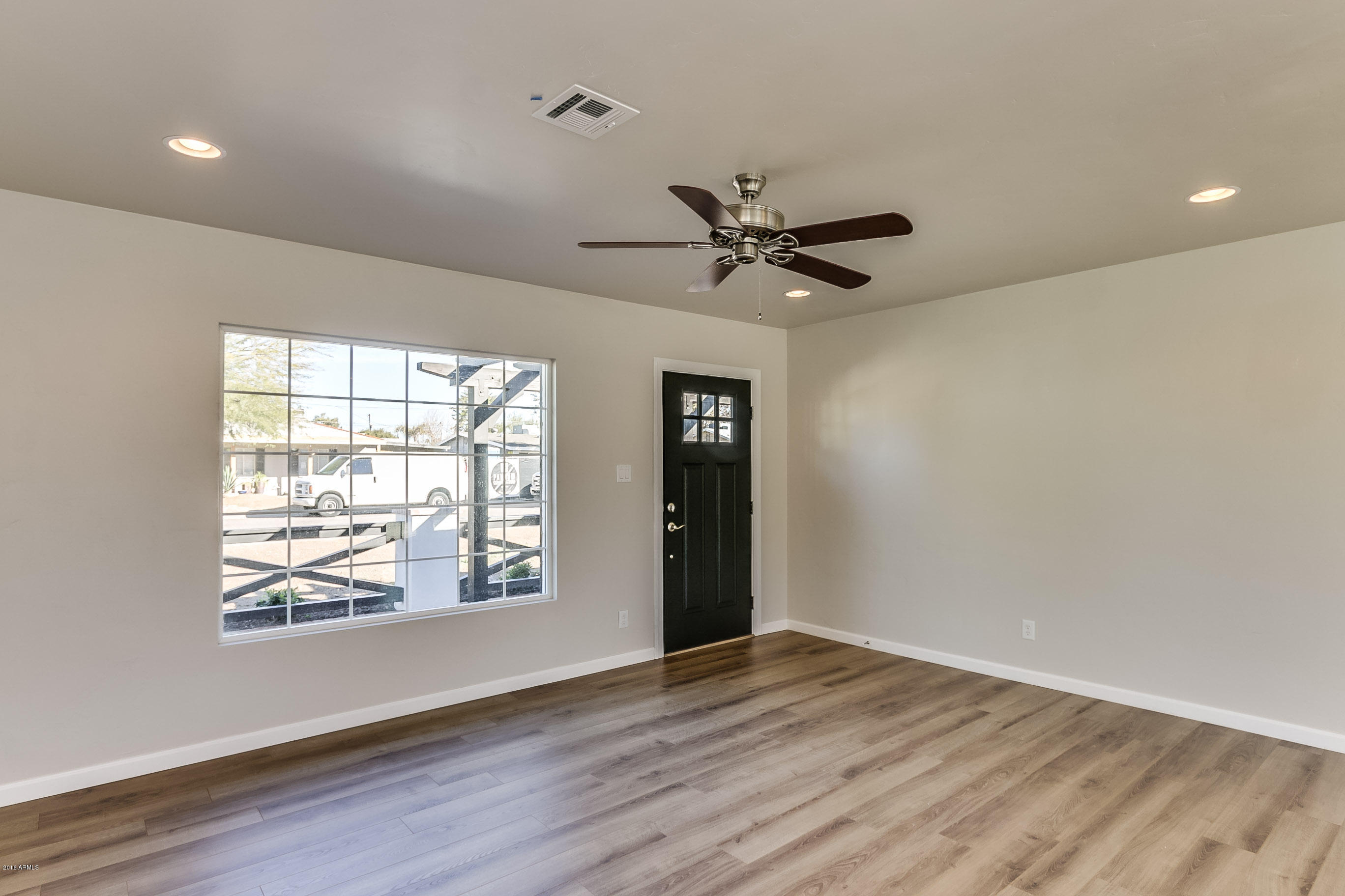 3535 East Piccadilly Road Phoenix, AZ 85018 - Photo 8 of 38 Piccadilly - 022