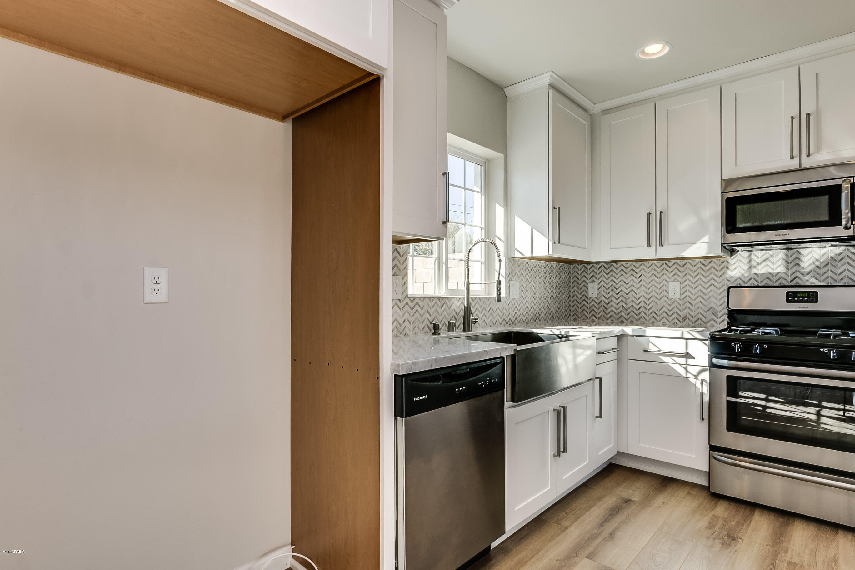 3535 East Piccadilly Road Phoenix, AZ 85018 - Photo 10 of 38 Piccadilly - 026