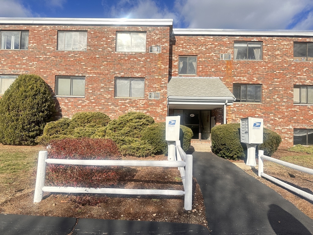 67 Milliken Avenue, Unit 21B Franklin, MA 02038 - Photo 3 of 10