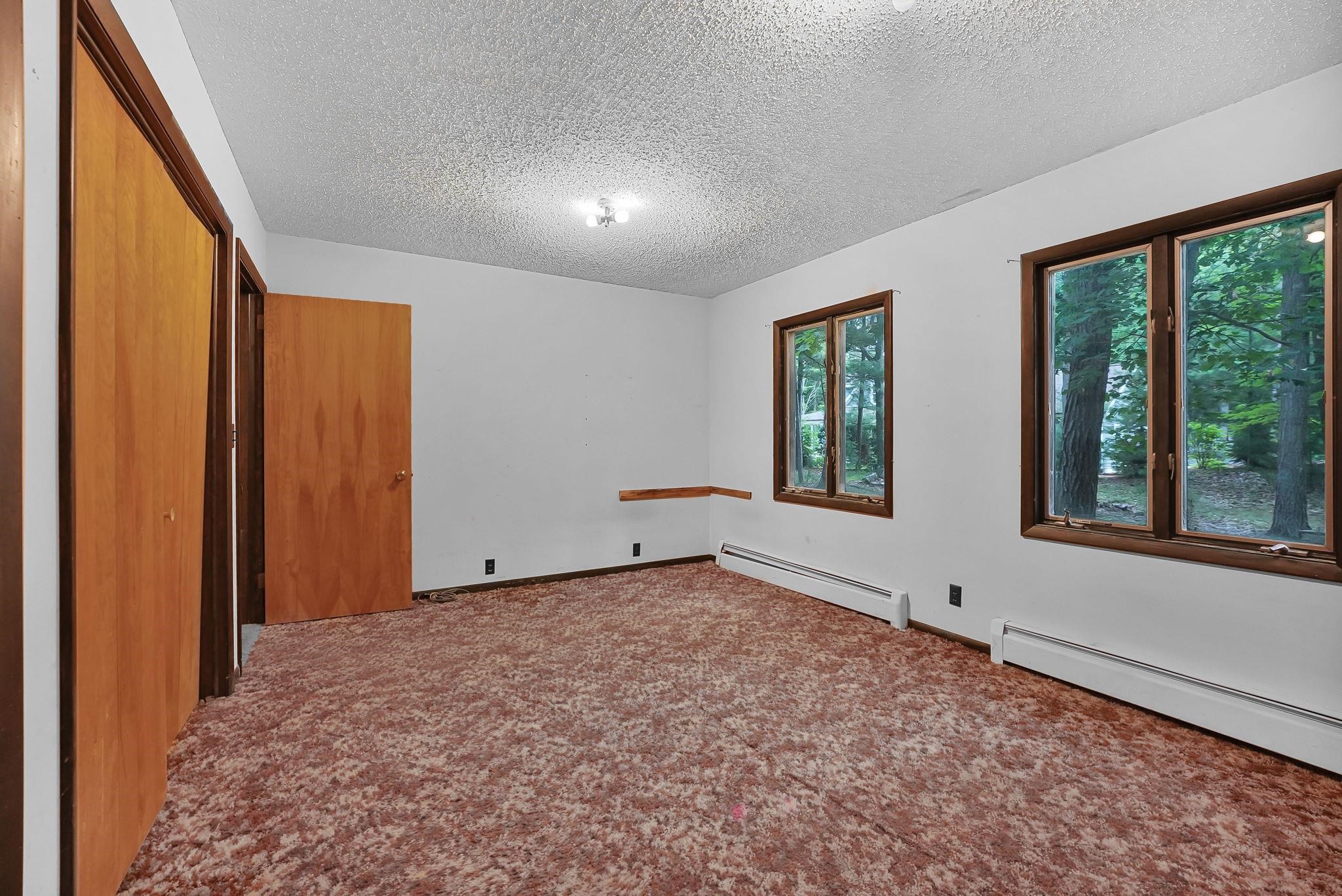 21 High Lake Road Traverse City, MI 49696 - Photo 8 of 57 1949263-1b61369d-f37f-445a-b04a-c4dcaa9dd40c.JPG