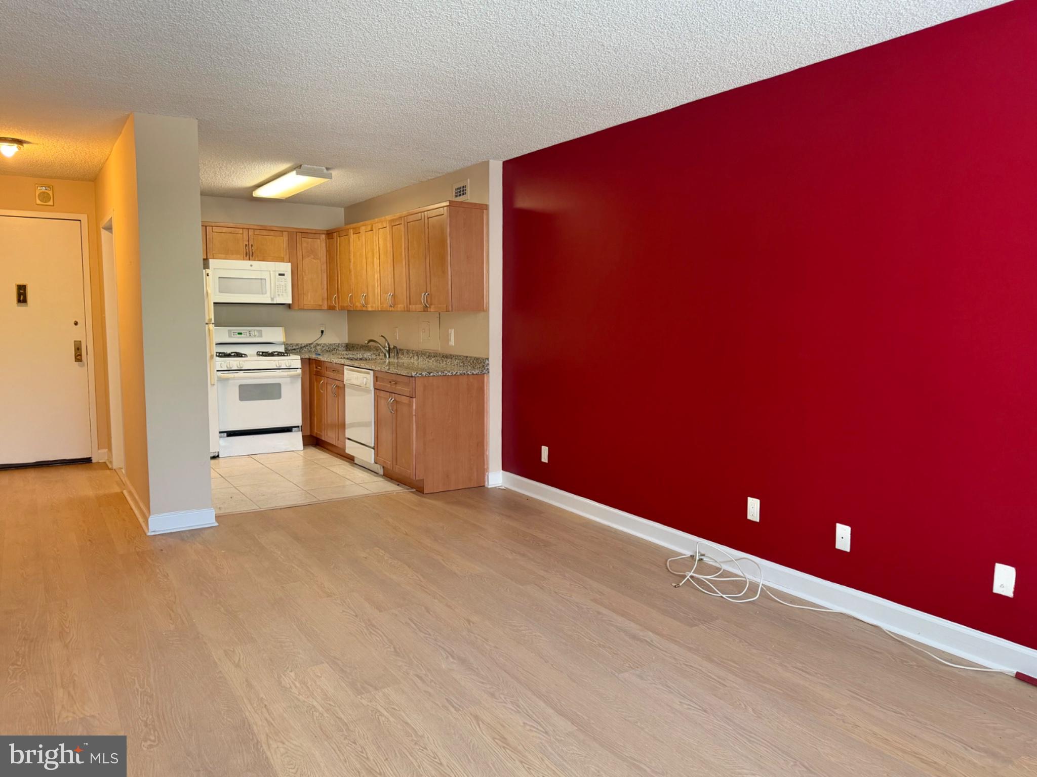 5225 Pooks Hill Road, Unit 303S Bethesda, MD 20814 - Photo 5 of 19 Charming space with bold accents.