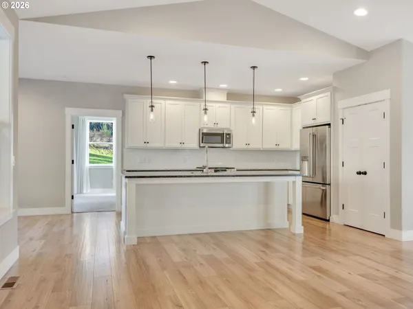 $650,000 | 37027 Danner Ridge Lane, Astoria, OR 97103