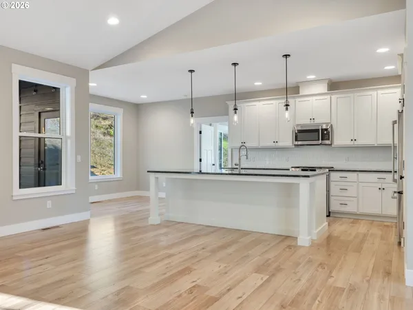 $650,000 | 37027 Danner Ridge Lane, Astoria, OR 97103