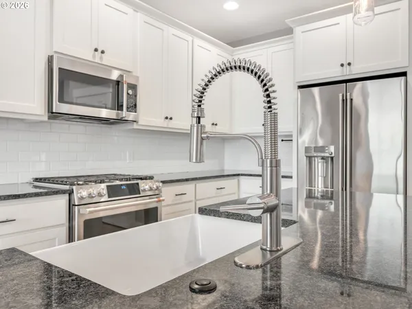 $650,000 | 37027 Danner Ridge Lane, Astoria, OR 97103