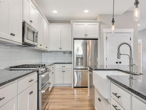 $650,000 | 37027 Danner Ridge Lane, Astoria, OR 97103