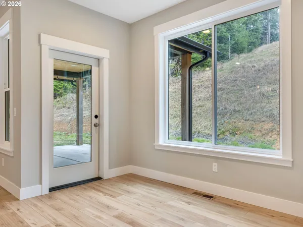 $650,000 | 37027 Danner Ridge Lane, Astoria, OR 97103