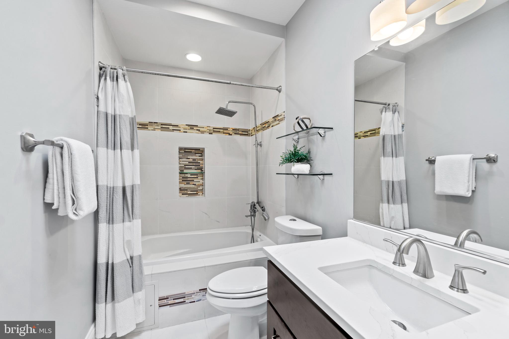 1130 Columbia Road Northwest, Unit 3 Washington, DC 20009 - Photo 29 of 40 First Primary En Suite