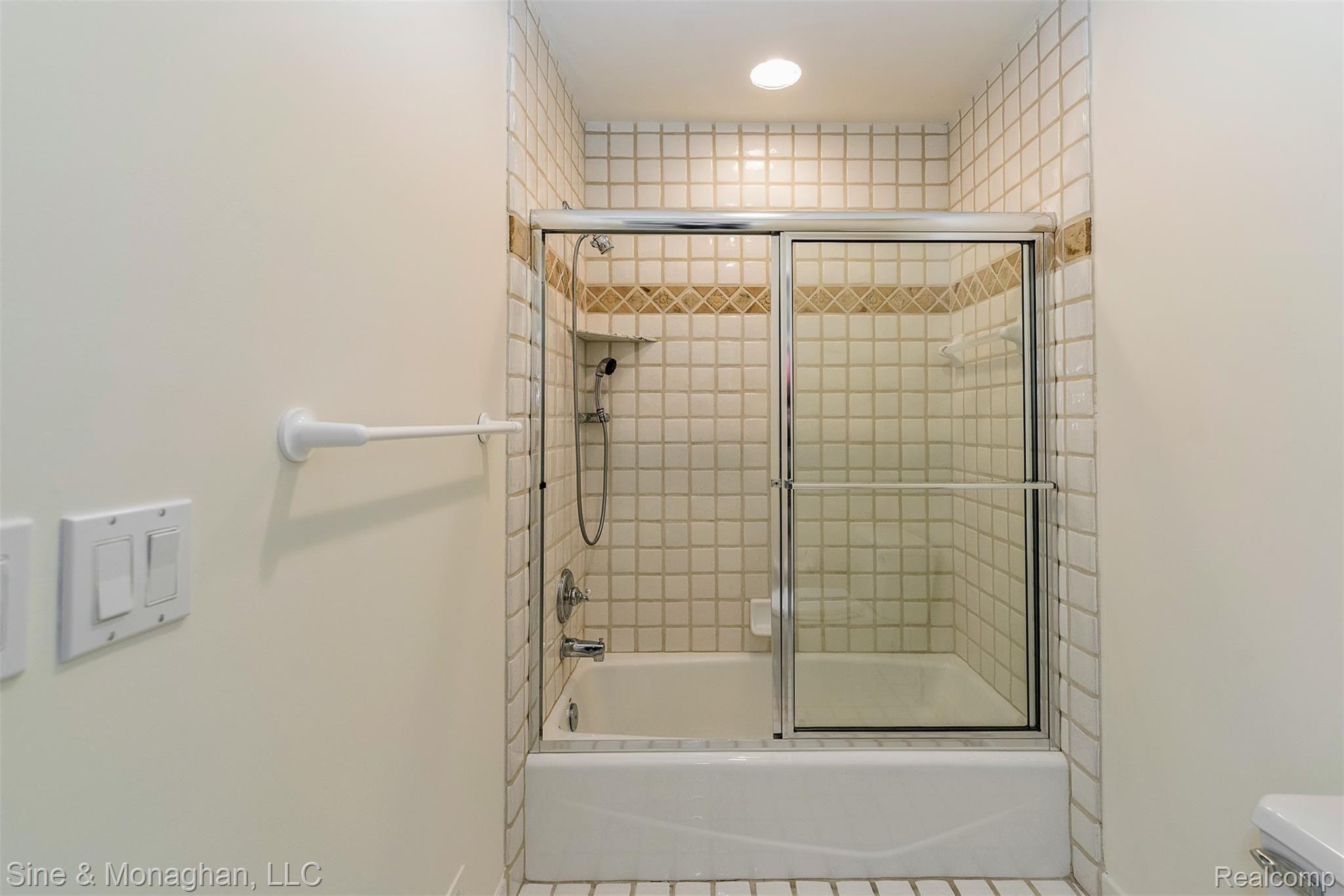 855 Rivenoak Street Birmingham, MI 48009 - Photo 40 of 55 DSC_6768.jpg