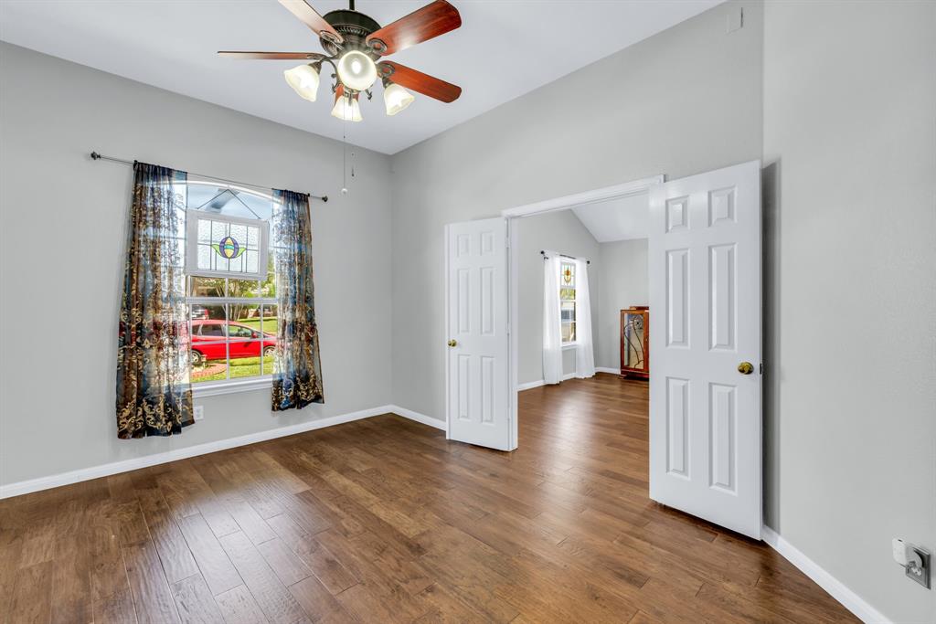 1065 Springhill Drive Saginaw, TX 76179 - Photo 9 of 40