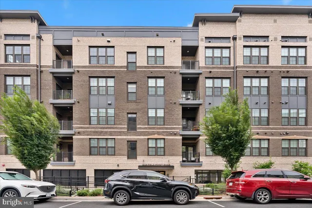 $2,900 | 2320 Field Point Road, Unit 103, Herndon, VA 20171