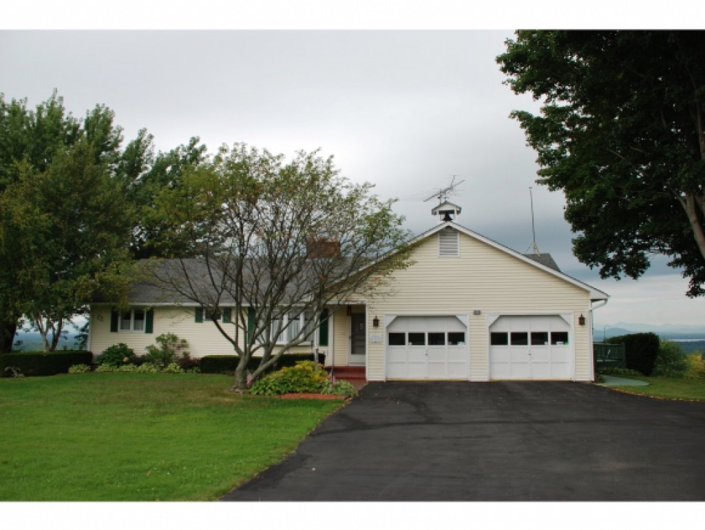 6048 Mt Philo Road Charlotte, VT 05445 - Photo 4 of 36 Gallery Image 4