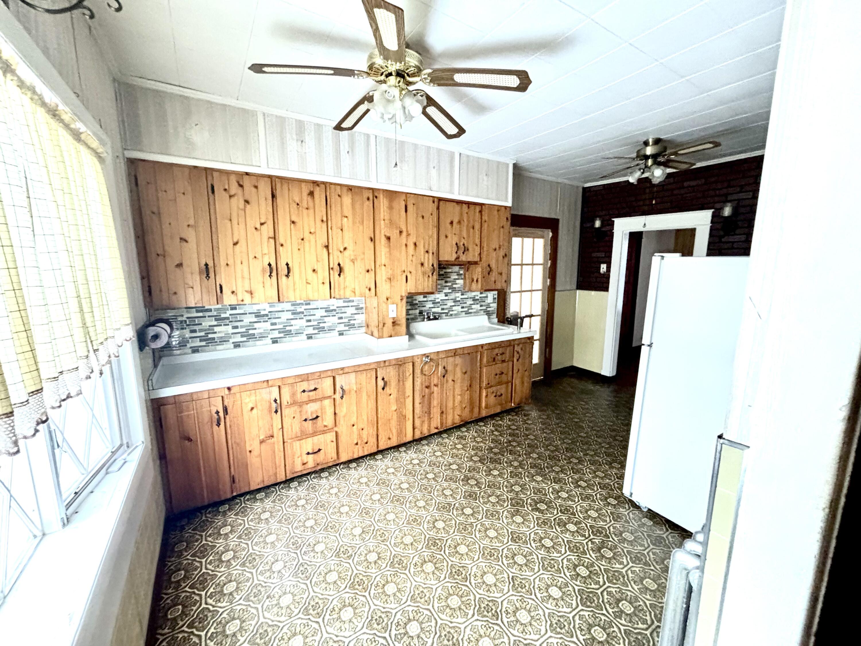 34 Lincoln Street Millinocket, ME 04462 - Photo 5 of 32 IMG_5069