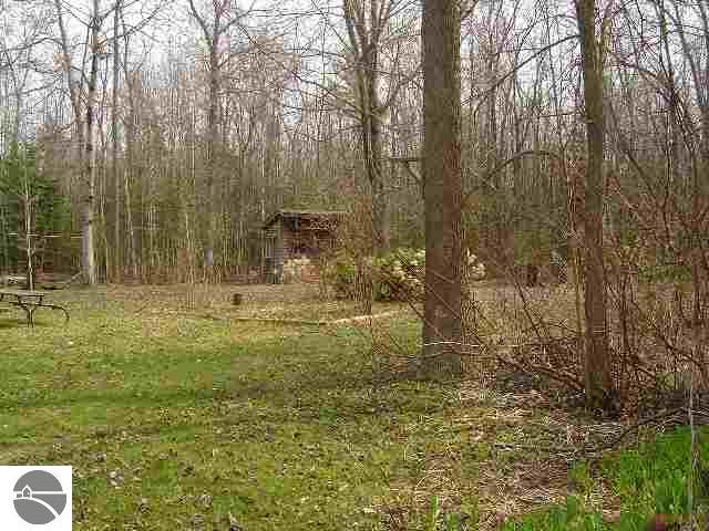 8469 Bay Point Road Beulah, MI 49617 - Photo 4 of 9 1645167-3.JPG