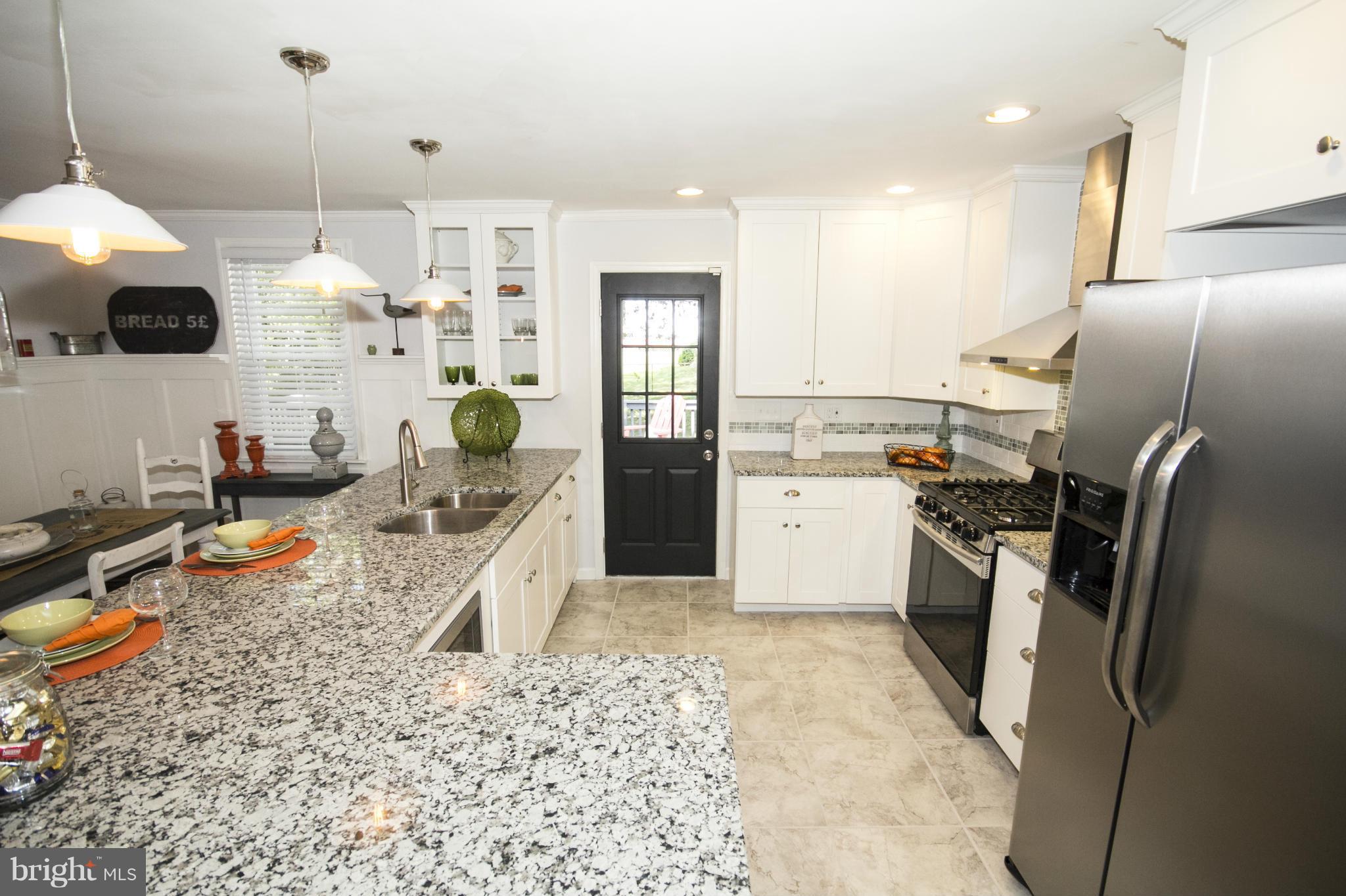 8212 Oakleigh Road Baltimore, MD 21234 - Photo 7 of 30 Granite Counters