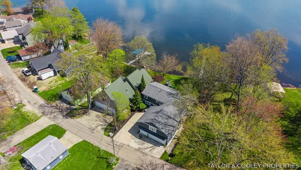 $1,495,000 | 3185 Elmwood Beach Road, Middleville, MI 49333