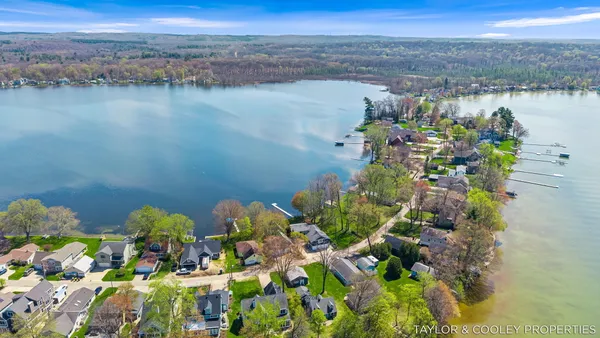 $1,495,000 | 3185 Elmwood Beach Road, Middleville, MI 49333
