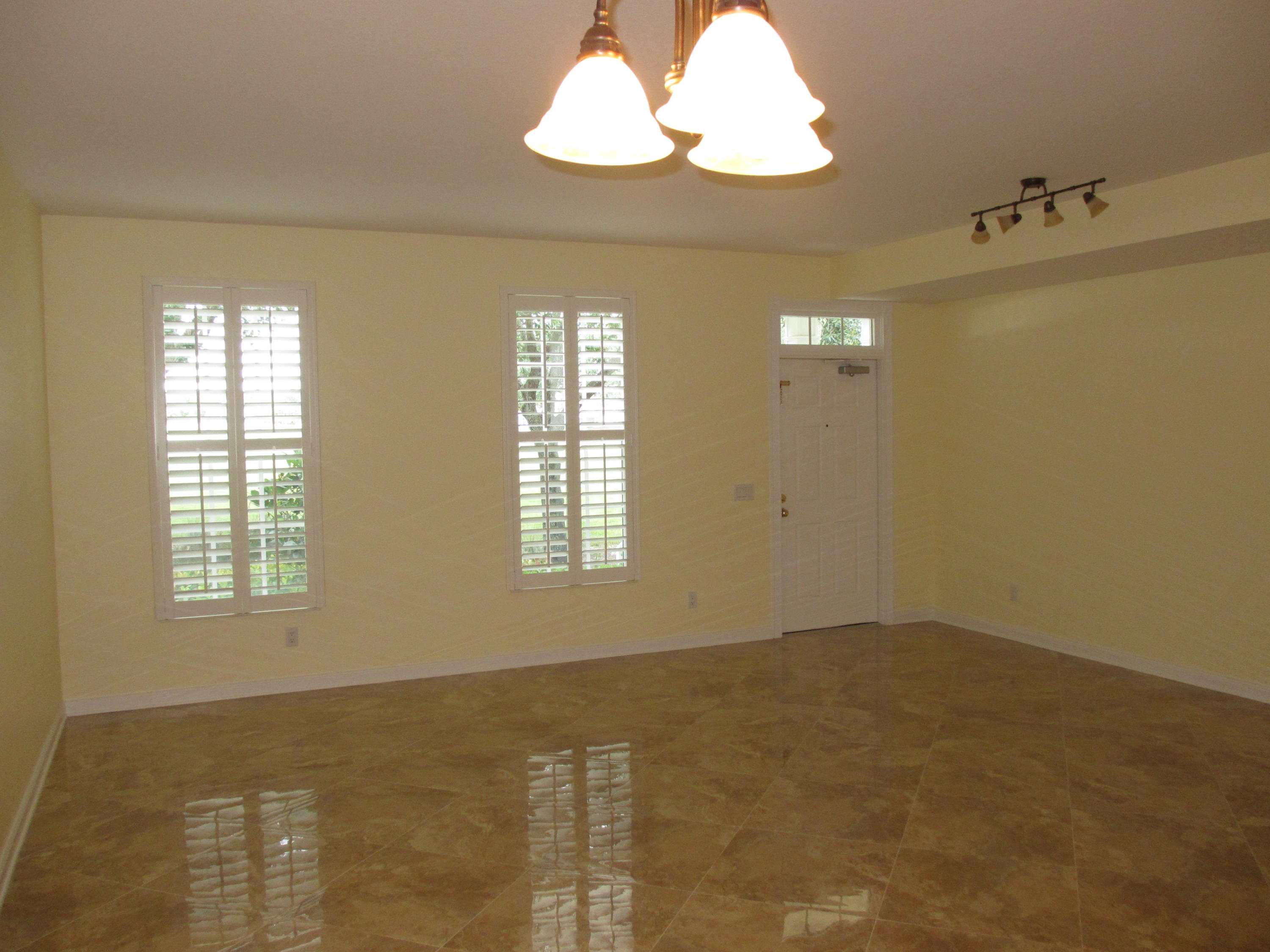 232 Murray Court Jupiter, FL 33458 - Photo 30 of 32 IMG_3240