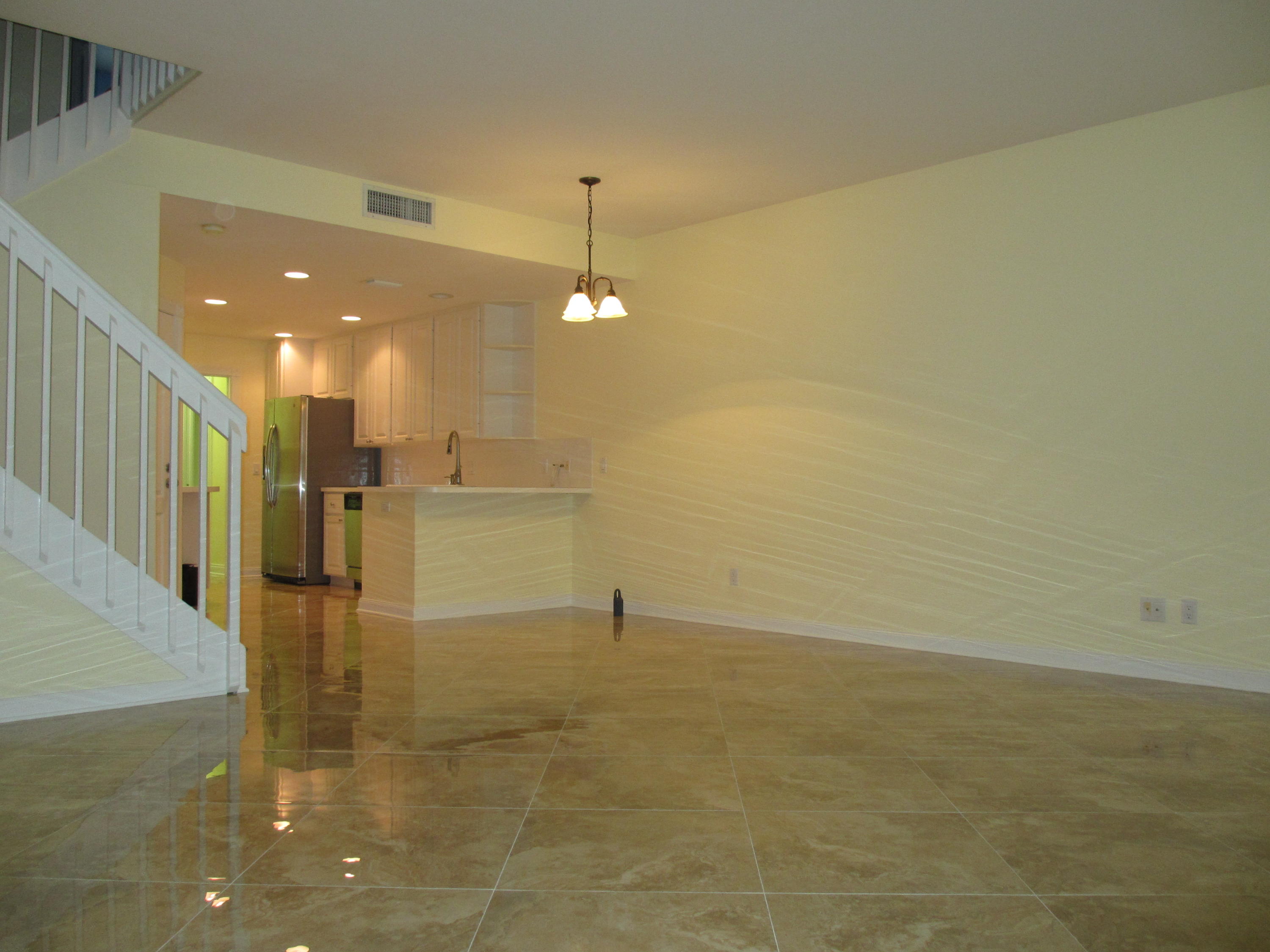 232 Murray Court Jupiter, FL 33458 - Photo 6 of 32 IMG_3241