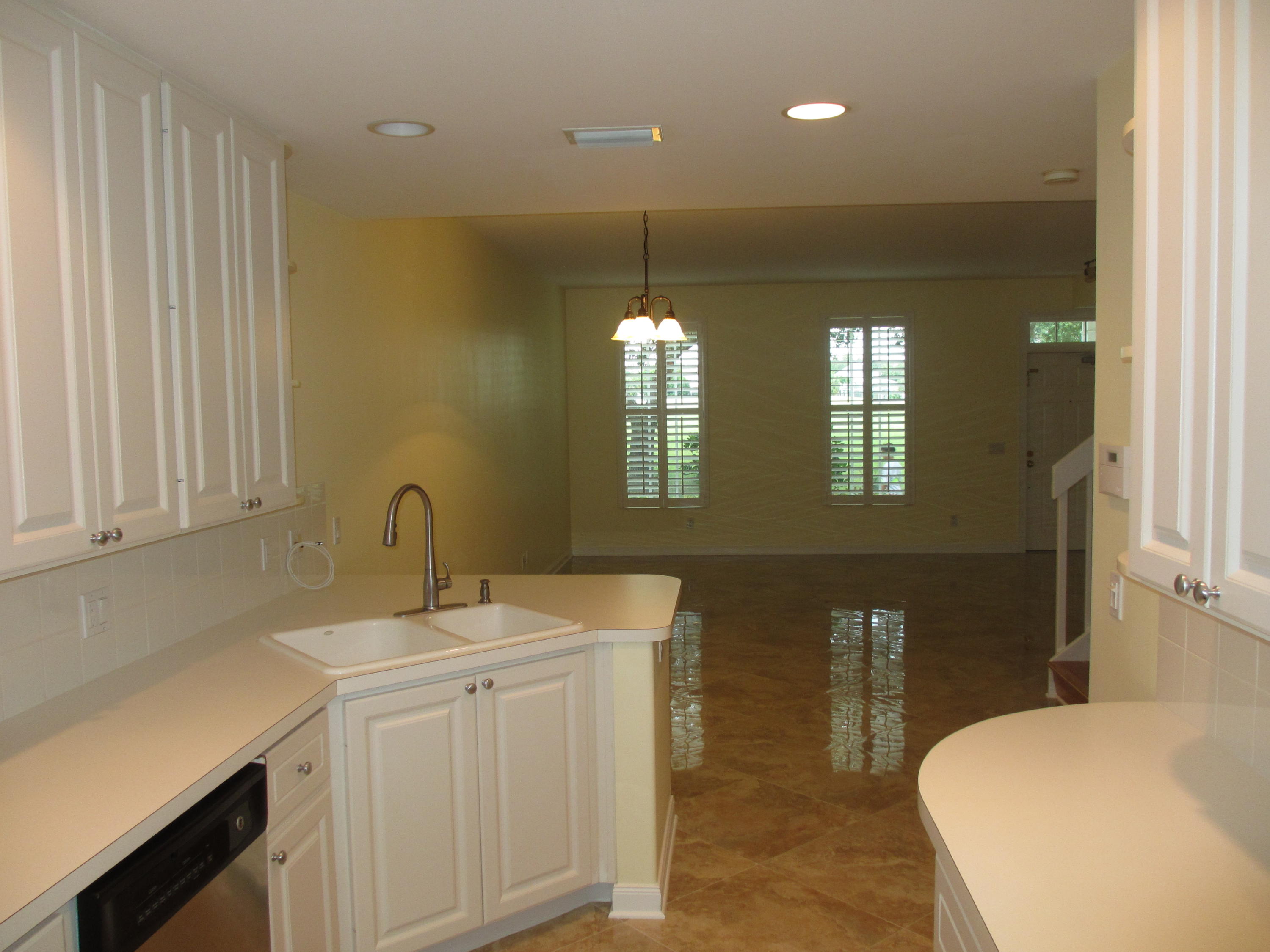 232 Murray Court Jupiter, FL 33458 - Photo 9 of 32 IMG_3243