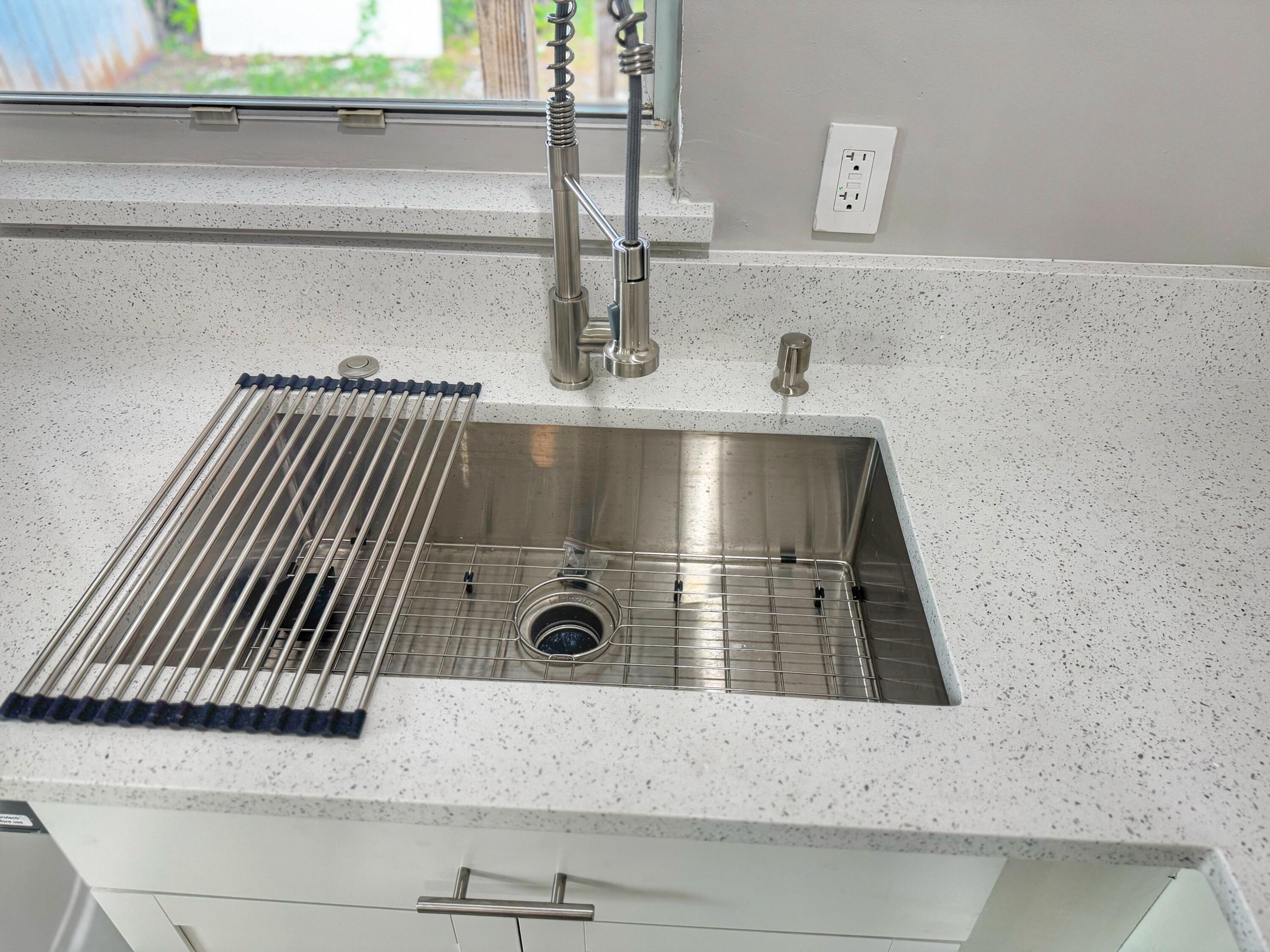 3195 Mc Sherry Drive Lake Worth, FL 33461 - Photo 6 of 49 IMG_8574