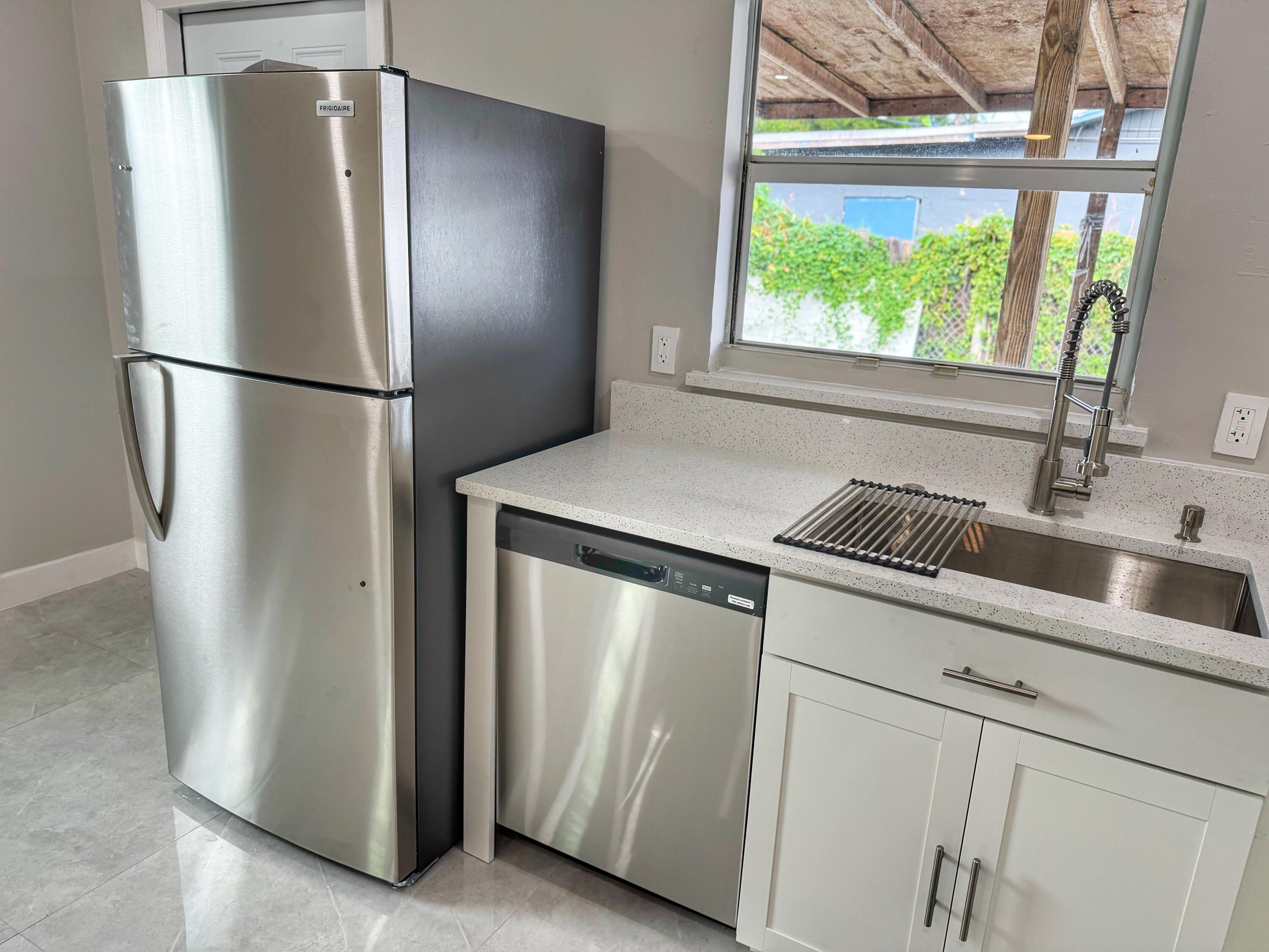 3195 Mc Sherry Drive Lake Worth, FL 33461 - Photo 7 of 49 IMG_8573