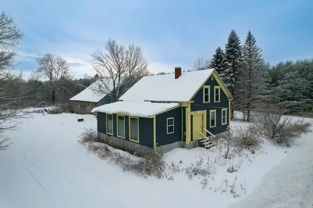 $175,000 | 692 Mercer Road, Norridgewock, ME 04957