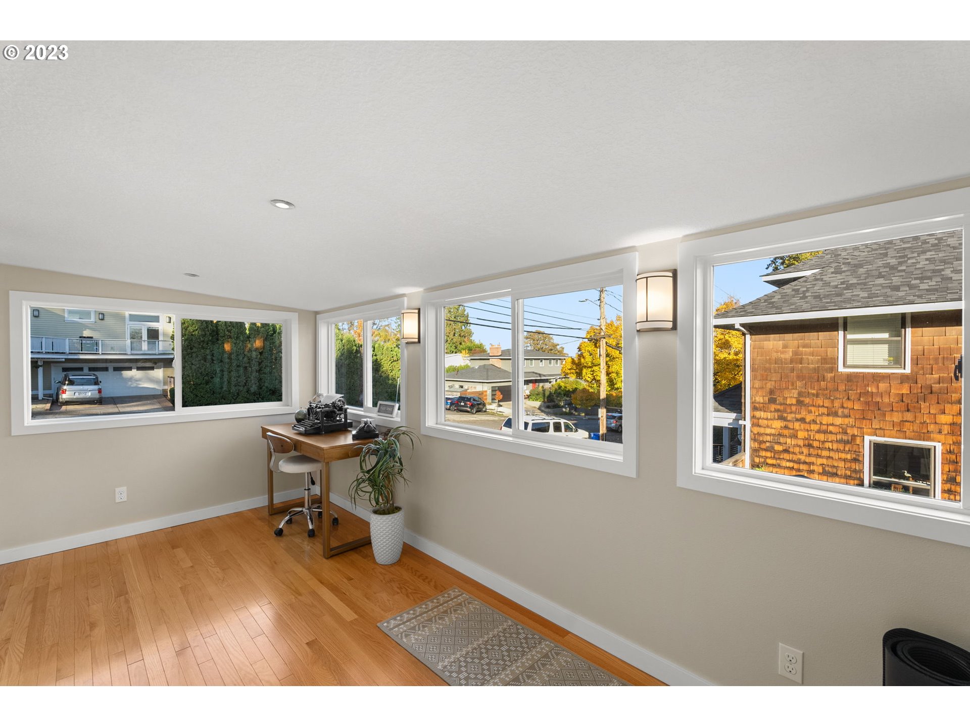 4310 Southwest Condor Avenue Portland, OR 97239 - Photo 17 of 48 Gallery Image 17