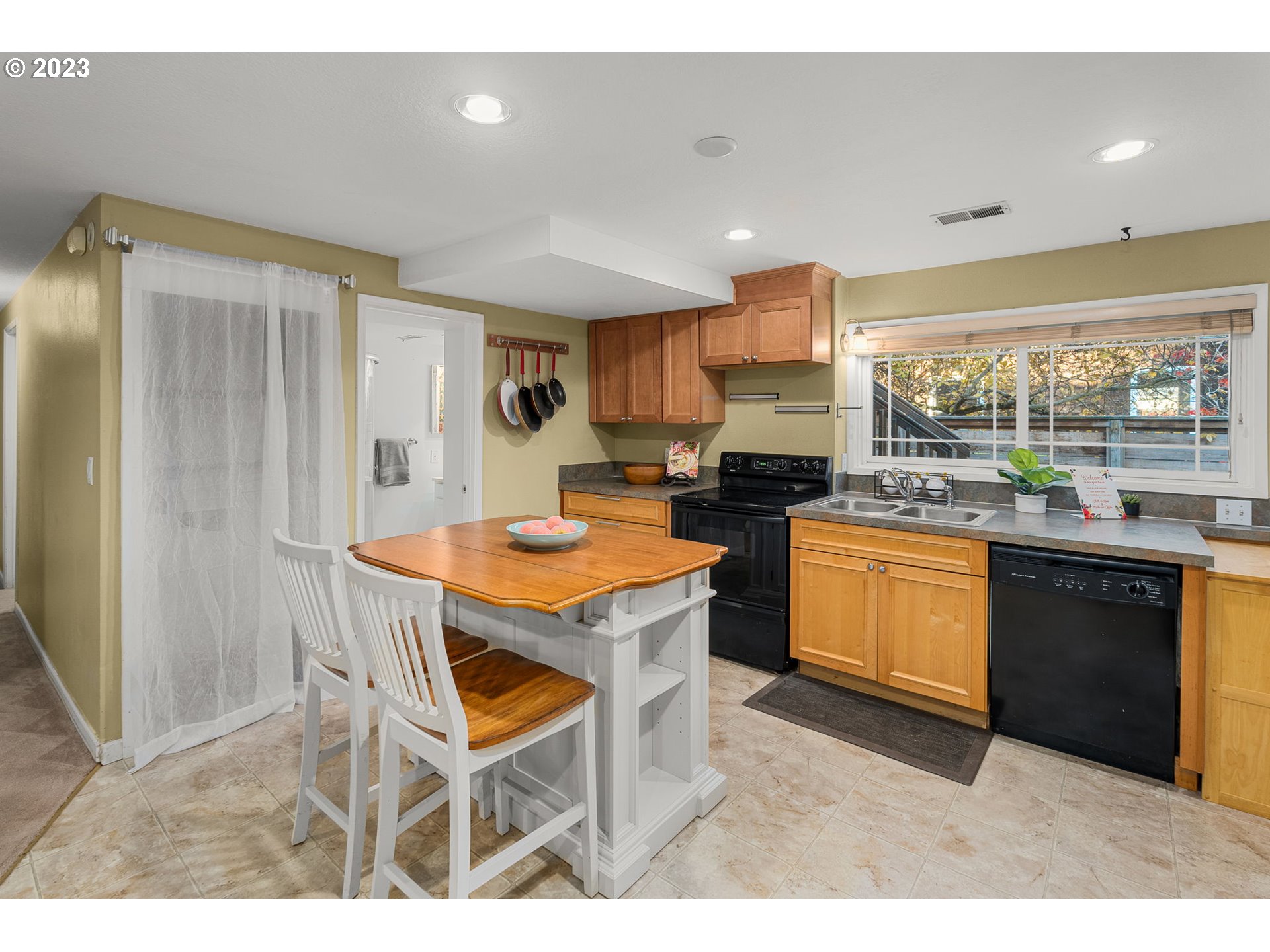 4310 Southwest Condor Avenue Portland, OR 97239 - Photo 26 of 48 Gallery Image 26