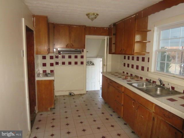 12501 Cedarville Road Brandywine, MD 20613 - Photo 4 of 13 Kitchen