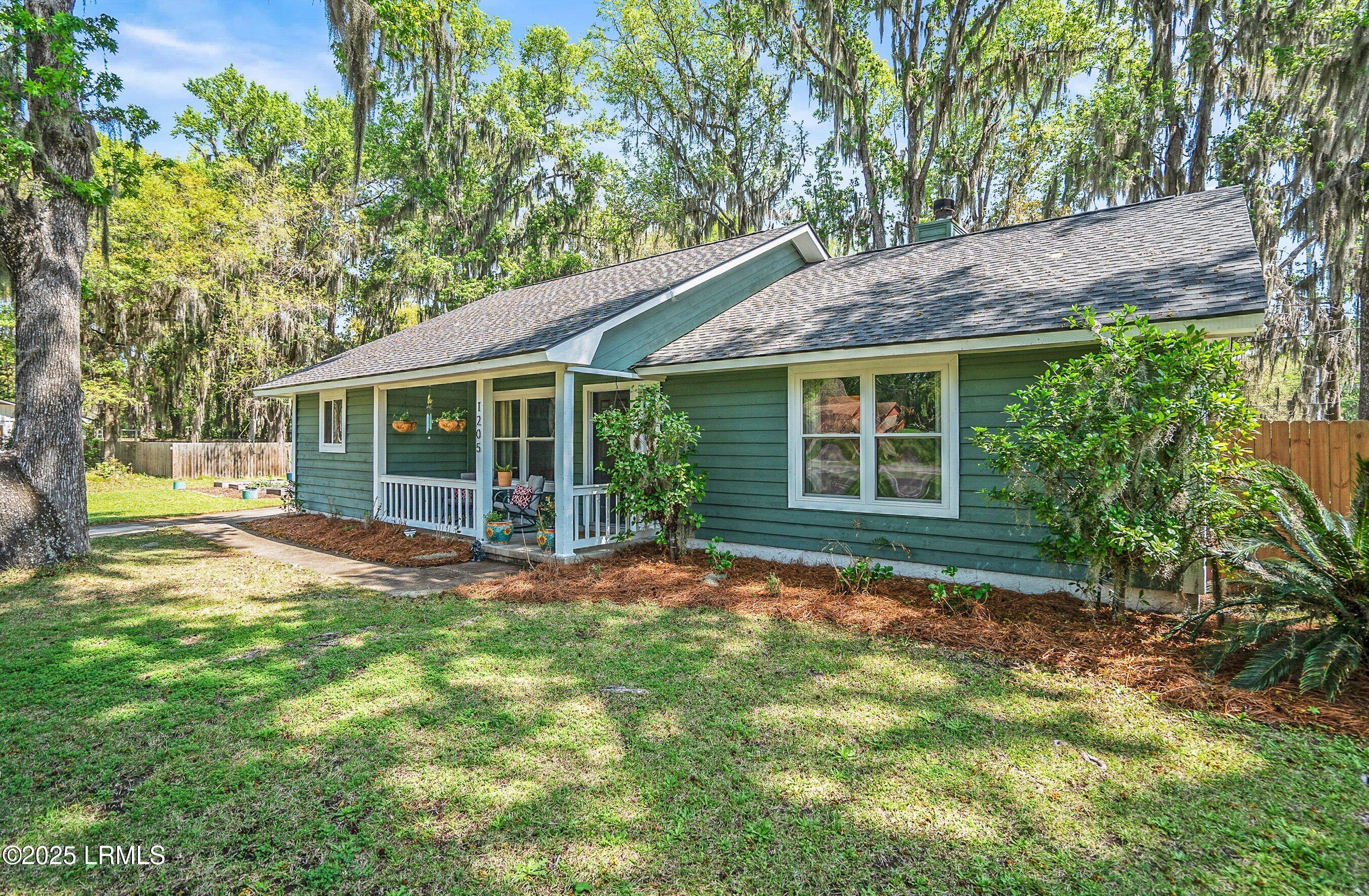 1205 Battery Creek Road Beaufort, SC 29902 - Photo 5 of 68 DSC06679-261.jpg-SMALL
