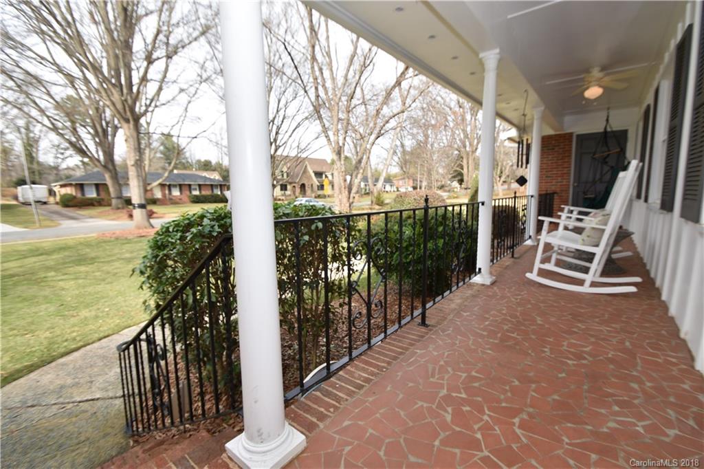401 Lansdowne Road Charlotte, NC 28270 - Photo 2 of 27 Gallery Image 2