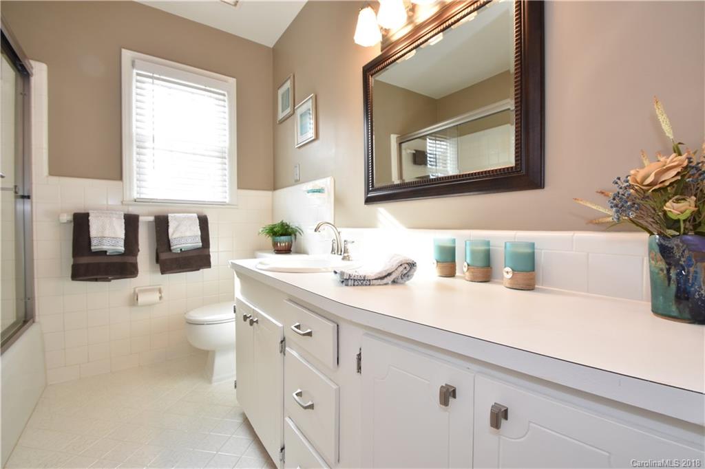 401 Lansdowne Road Charlotte, NC 28270 - Photo 13 of 27 Gallery Image 13