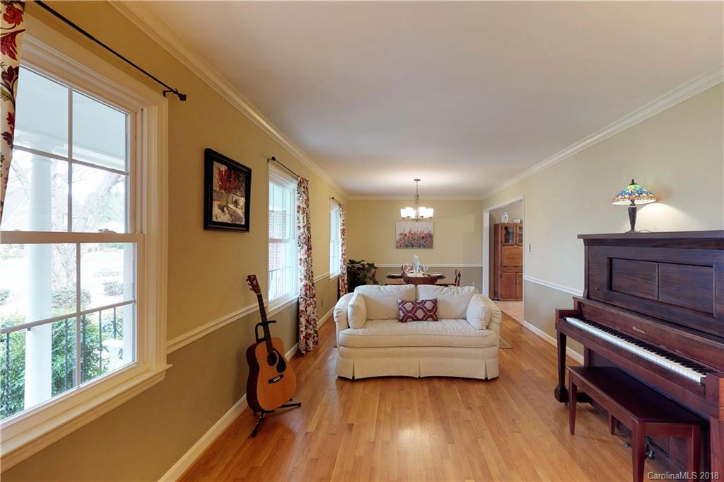 401 Lansdowne Road Charlotte, NC 28270 - Photo 3 of 27 Gallery Image 3