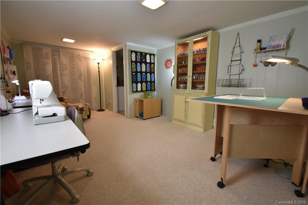 401 Lansdowne Road Charlotte, NC 28270 - Photo 23 of 27 Gallery Image 23