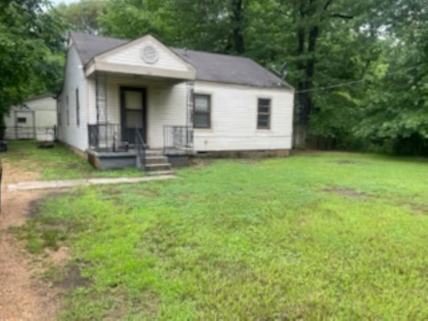 5341 Cessna Road Memphis, TN 38109 - Photo 1 of 7