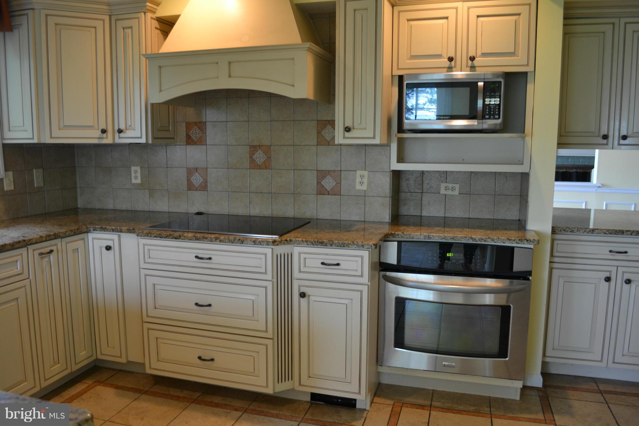 24878 Swan Road St. Michaels, MD 21663 - Photo 3 of 30 Kitchen with granite counters