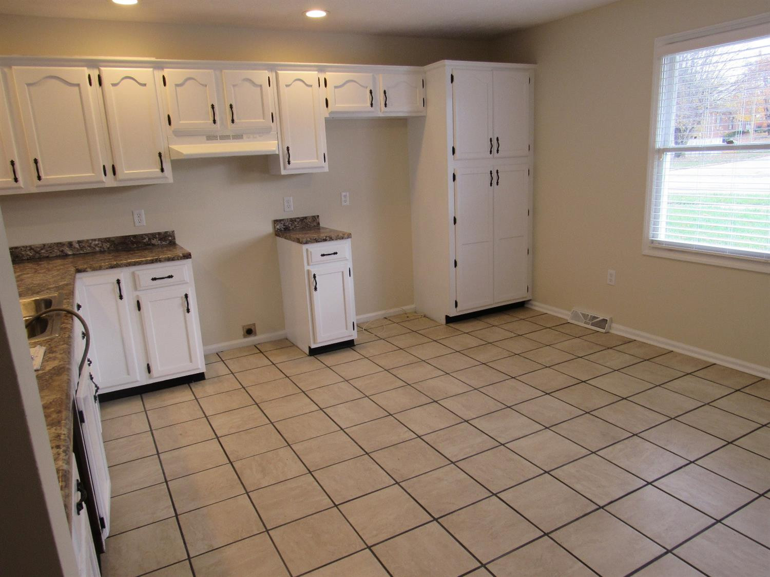 1043 Raintree Drive Richmond, KY 40475 - Photo 5 of 14 Photo 5