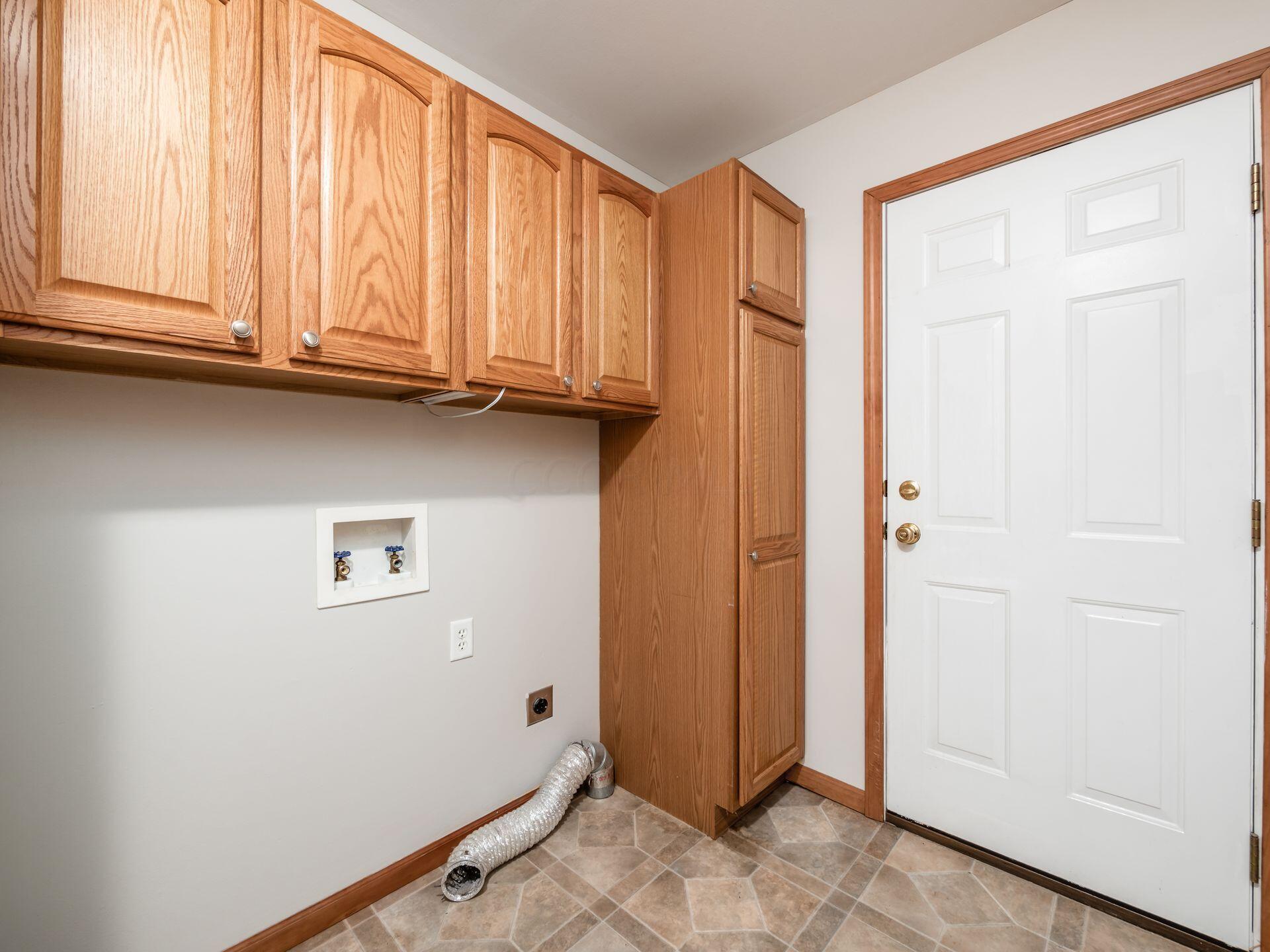 3924 Clark-Shaw Road Powell, OH 43065 - Photo 21 of 47 Laundry Room