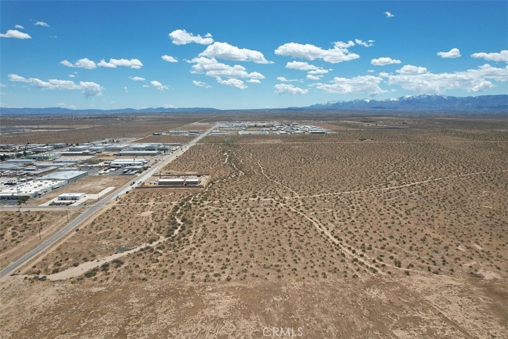 17374 Koala Road Adelanto, CA 92301 - Photo 15 of 33