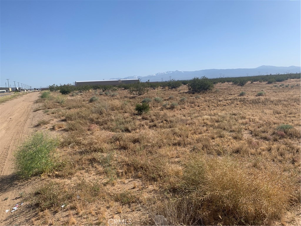 17374 Koala Road Adelanto, CA 92301 - Photo 31 of 33 a view of ocean and a mountain