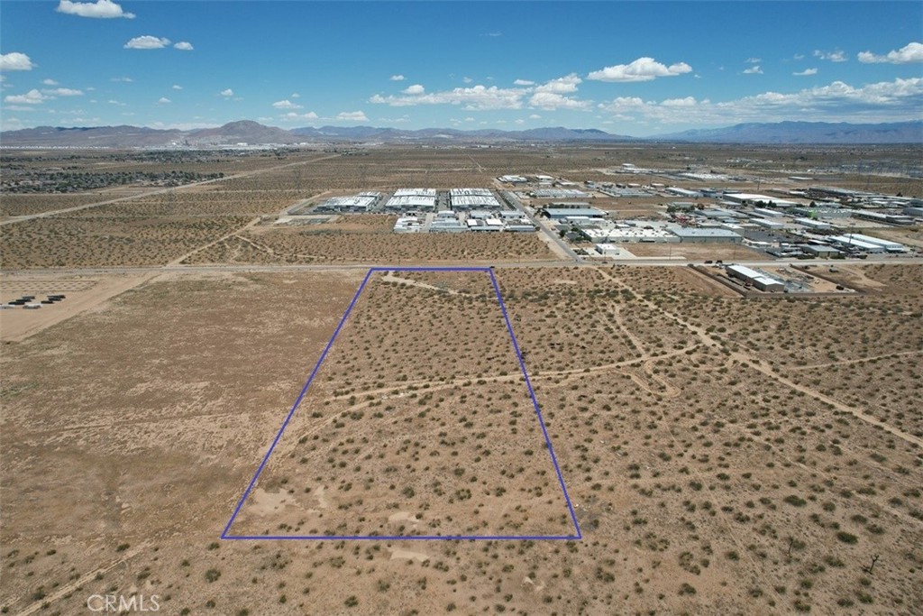 17374 Koala Road Adelanto, CA 92301 - Photo 6 of 33 a view of an ocean