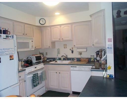 65 Darlington Road, Unit B32 Beaver Falls, PA 15010 - Photo 3 of 7 Kitchen.