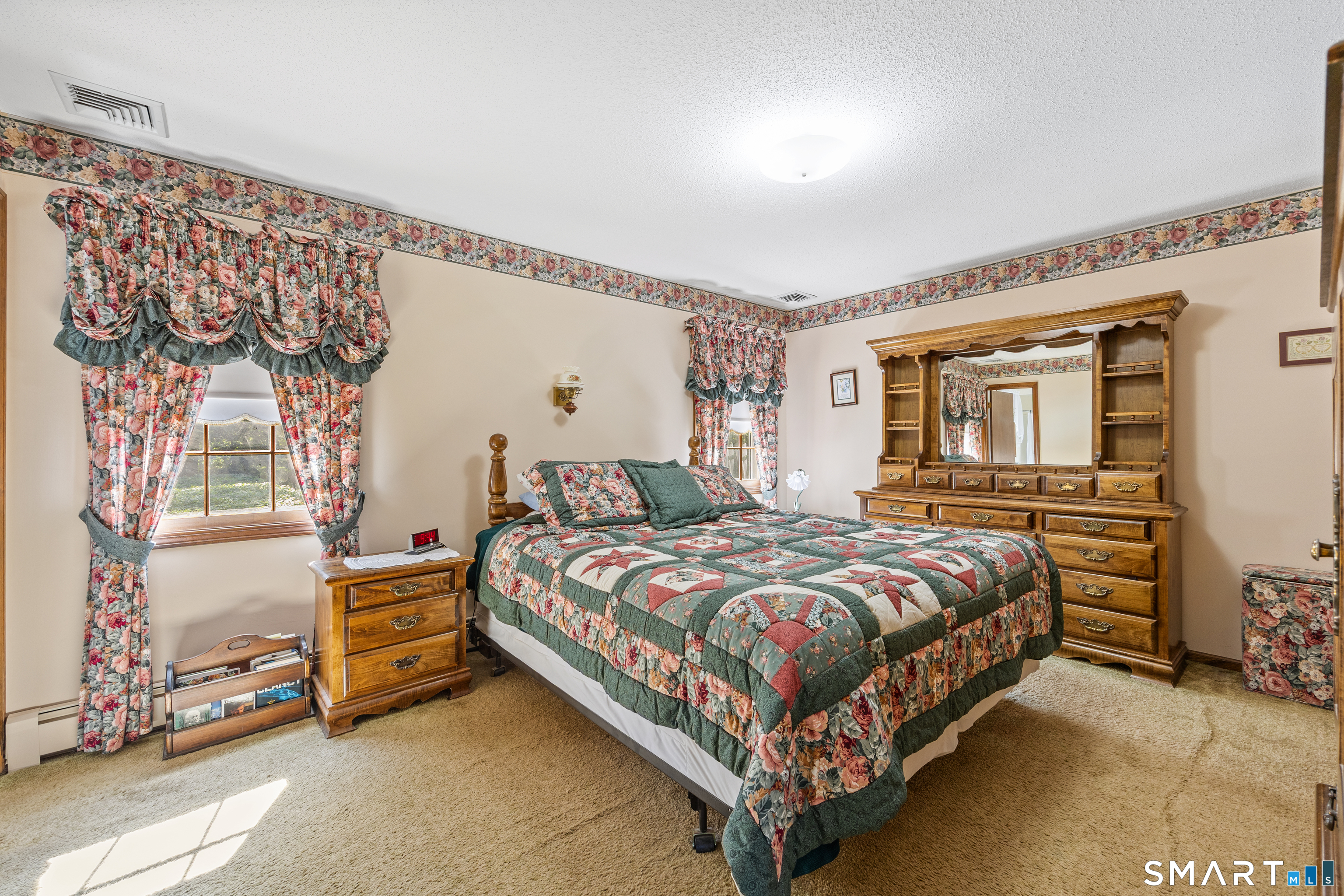 163 Sentinel Hill Road North Haven, CT 06473 - Photo 18 of 40